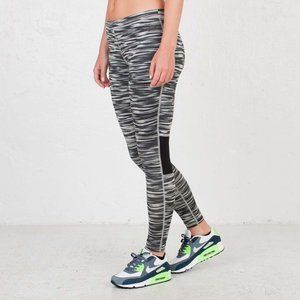 NWT Nike Gray Scratch Print Stripe Mesh Inset Leggings Women's Size L Large